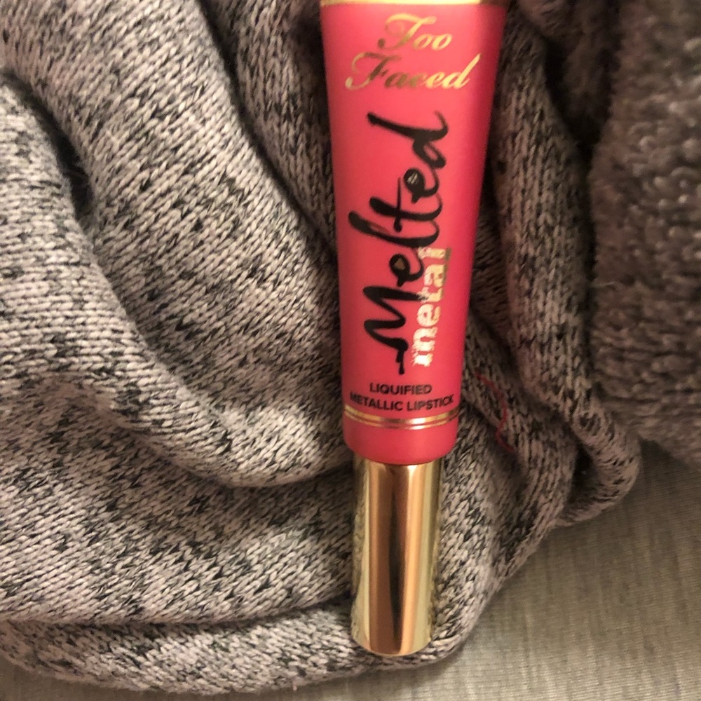 TF Melted Metallic Macaron Liquid Lipstick - Picture 2 of 4
